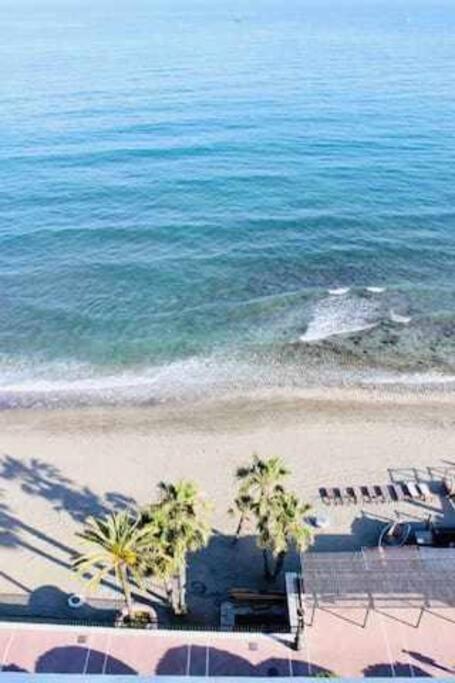 מארבלה Large Modern Beach Front Apartment, Rooftop Pool!! מראה חיצוני תמונה