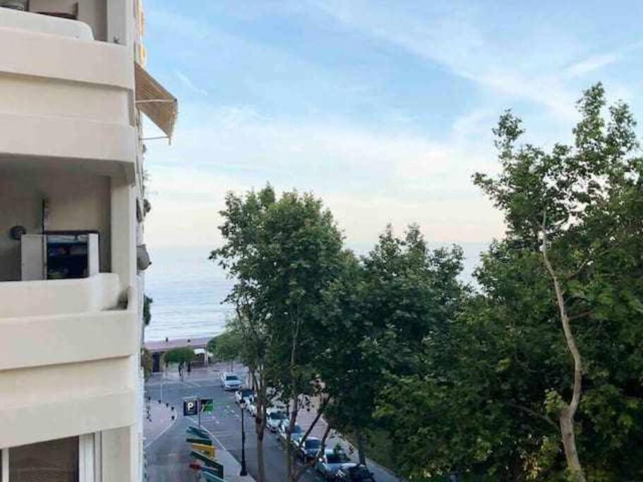 מארבלה Large Modern Beach Front Apartment, Rooftop Pool!! מראה חיצוני תמונה