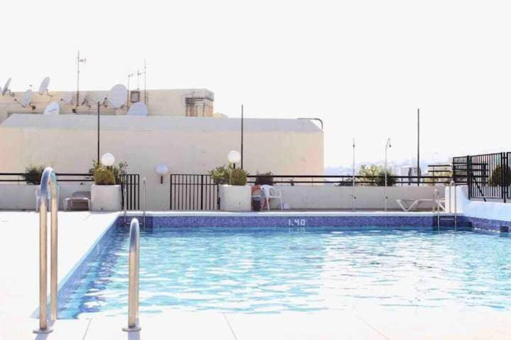 מארבלה Large Modern Beach Front Apartment, Rooftop Pool!! מראה חיצוני תמונה